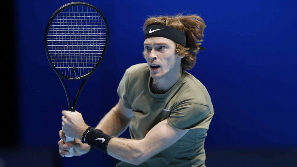 面对公牛场 面对公牛场